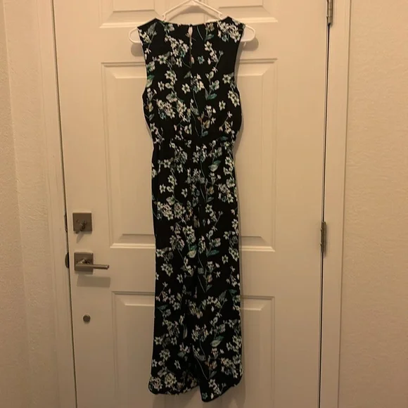 Tahari beautiful jumpsuit - Picture 7 of 8